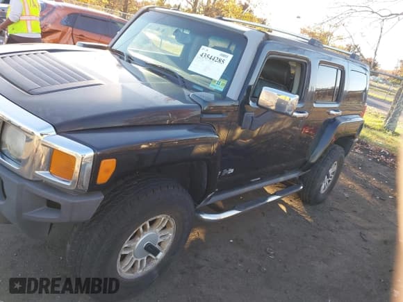 ✅ 2006 Hummer H3 • VIN: 5GTDN136168112821 • Lot: 43544285. Wystawiony na IAAI z przebiegiem 201 055 mil. Bezpłatny archiwum sprzedaży aukcyjnych z USA i szczegółowy raport historii pojazdu na DreamBid. Zdjęcie 4.