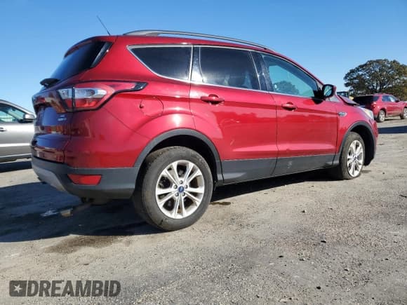 ✅ 2018 Ford Escape SE • VIN: 1FMCU9GD6JUD18905 • Lot: 89444695. Wystawiony na Copart z przebiegiem 120 268 mil. Bezpłatny archiwum sprzedaży aukcyjnych z USA i szczegółowy raport historii pojazdu na DreamBid. Zdjęcie 3.