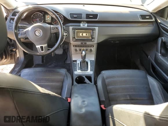 ✅ 2013 Volkswagen CC Executive • VIN: WVWGU7ANXDE527817 • Lot: 85360175. Listed on Copart with 179,122 mi. Free auction sales archive from the USA and detailed vehicle history report at DreamBid. Image 8.