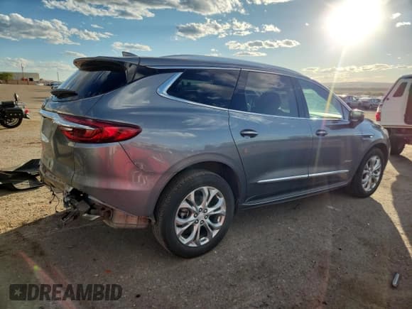 ✅ 2020 Buick Enclave Avenir • VIN: 5GAEVCKW2LJ326263 • Лот: 89801565. Опубликован ранее на Copart с пробегом 95 881 миль. Бесплатный доступ к архиву аукционных продаж из США и подробный отчёт об истории автомобиля на DreamBid. Изображение 3.