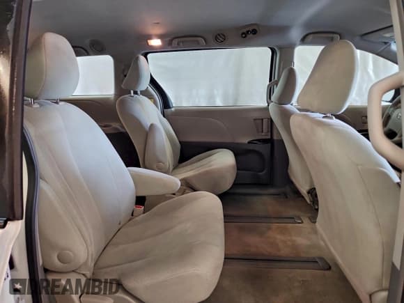 ✅ 2013 Toyota Sienna L • VIN: 5TDZK3DC9DS344517 • Lot: 92720675. Wystawiony na Copart z przebiegiem 87 262 mil. Bezpłatny archiwum sprzedaży aukcyjnych z USA i szczegółowy raport historii pojazdu na DreamBid. Zdjęcie 11.