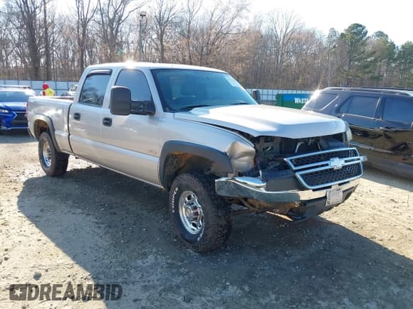 ✅ 2006 Chevrolet Silverado 2500HD LT3 • VIN: 1GCHK23D26F251258 • Лот: 41717697. Опубликован ранее на IAAI с пробегом Не указан. Бесплатный доступ к архиву аукционных продаж из США и подробный отчёт об истории автомобиля на DreamBid. Изображение 6.