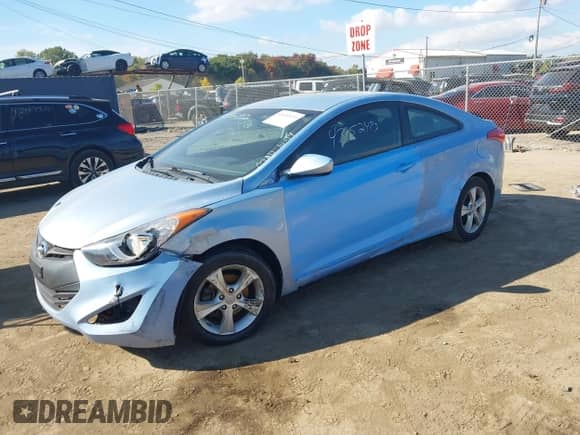2013 Hyundai Elantra GS z VIN KMHDH6AEXDU006051, wystawiony jako IAAI lot #43452473 z przebiegiem 128 924 mil mil oraz . Historia ofert i sprzedaży dostępna na DreamBid. Obrazek 2.