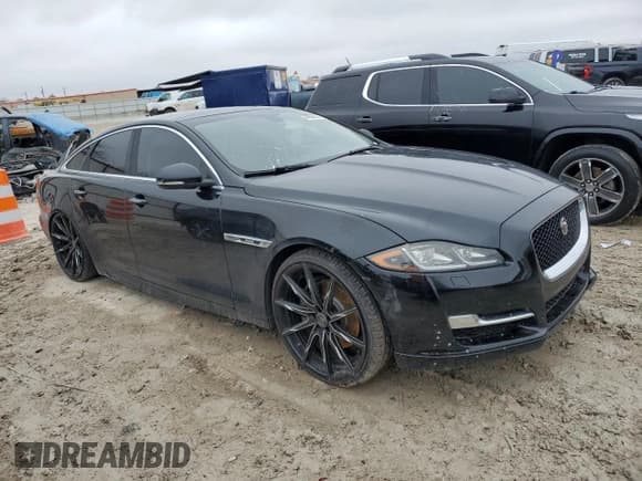 ✅ 2017 Jaguar XJ R-Sport • VIN: SAJWA1C75H8W07788 • Lot: 44898685. Listed on Copart with 83,888 mi. Free auction sales archive from the USA and detailed vehicle history report at DreamBid. Image 4.