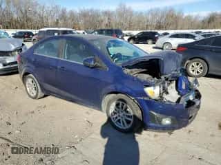 2013 Chevrolet Sonic LT с VIN 1G1JC5SH0D4122697, выставлен на аукционе Copart как лот 82868243 с пробегом 113 740 миль миль и Списание • Salvage title. История ставок и продаж доступна на DreamBid. Изображение 4.