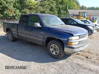 2002 Chevrolet Silverado 1500 LS z VIN 2GCEC19T721135385, wystawiony jako IAAI lot #43013335 z przebiegiem 251 367 mil mil oraz . Historia ofert i sprzedaży dostępna na DreamBid. Obrazek 1.