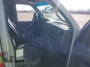 ✅ 2011 Ford Econoline Cargo Commercial • VIN: 1FDSS3EL6BDB11408 • Lot: 41491073. Wystawiony na IAAI z przebiegiem 360 229 mil. Bezpłatny archiwum sprzedaży aukcyjnych z USA i szczegółowy raport historii pojazdu na DreamBid. Zdjęcie 5.