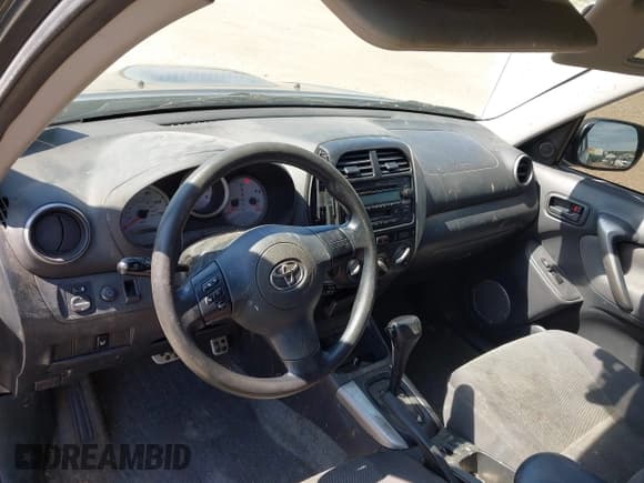 ✅ 2005 Toyota RAV4 • VIN: JTEHD20V256043818 • Lot: 43188590. Listed on IAAI with 190,017 mi. Free auction sales archive from the USA and detailed vehicle history report at DreamBid. Image 13.