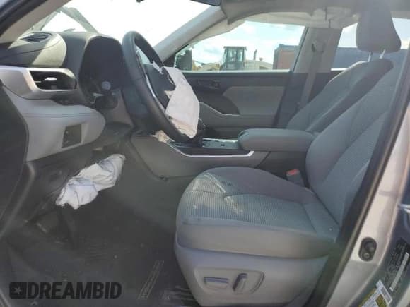 ✅ 2022 Toyota Highlander LE • VIN: 5TDZZRAH5NS131788 • Lot: 50328045. Listed on Copart with Not provided. Free auction sales archive from the USA and detailed vehicle history report at DreamBid. Image 7.