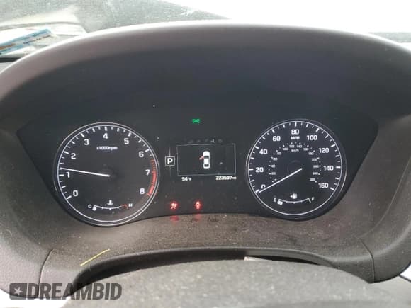 ✅ 2015 Hyundai Genesis 3.8L • VIN: KMHGN4JE5FU061939 • Lot: 83413684. Wystawiony na Copart z przebiegiem 223 597 mil. Bezpłatny archiwum sprzedaży aukcyjnych z USA i szczegółowy raport historii pojazdu na DreamBid. Zdjęcie 9.