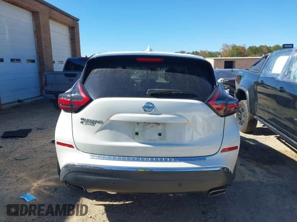 ✅ 2020 Nissan Murano S • VIN: 5N1AZ2AJ3LN153939 • Lot: 43494031. Listed on IAAI with 72,727 mi. Free auction sales archive from the USA and detailed vehicle history report at DreamBid. Image 16.