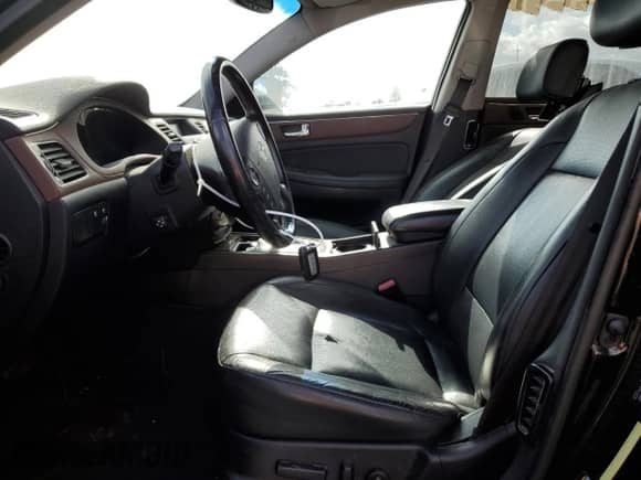 2009 Hyundai Genesis z VIN KMHGC46E59U025719, wystawiony jako Copart lot #78093124 z przebiegiem 145 837 mil mil oraz Czysty tytuł • Clean title. Historia ofert i sprzedaży dostępna na DreamBid. Obrazek 7.