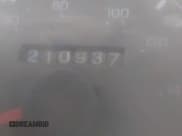 ✅ 2001 Ford F-250 XL • VIN: 1FTNX21FX1EB40061 • Lot: 43527084. Listed on IAAI with 210,937 mi. Free auction sales archive from the USA and detailed vehicle history report at DreamBid. Image 7.