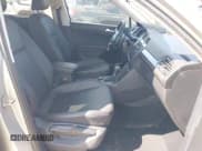 ✅ 2019 Volkswagen Tiguan SE • VIN: 3VV2B7AX7KM137428 • Lot: 43348577. Wystawiony na IAAI z przebiegiem 149 458 mil. Bezpłatny archiwum sprzedaży aukcyjnych z USA i szczegółowy raport historii pojazdu na DreamBid. Zdjęcie 5.