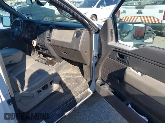 ✅ 2009 Ford F-150 XL • VIN: 1FTRF12W29KA94512 • Lot: 43915799. Listed on IAAI with 130,559 mi. Free auction sales archive from the USA and detailed vehicle history report at DreamBid. Image 8.