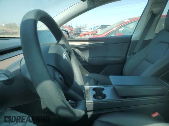 ✅ 2024 Tesla Model Y Long Range • VIN: 7SAYGDEE9RF129530 • Lot: 53506685. Wystawiony na Copart z przebiegiem Nie podano. Bezpłatny archiwum sprzedaży aukcyjnych z USA i szczegółowy raport historii pojazdu na DreamBid. Zdjęcie 7.