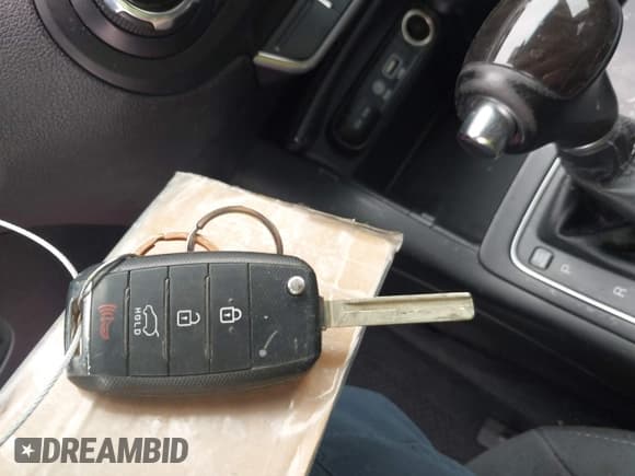 ✅ 2016 Kia Sorento LX • VIN: 5XYPG4A30GG146431 • Lot: 43080756. Wystawiony na IAAI z przebiegiem 132 674 mil. Bezpłatny archiwum sprzedaży aukcyjnych z USA i szczegółowy raport historii pojazdu na DreamBid. Zdjęcie 11.