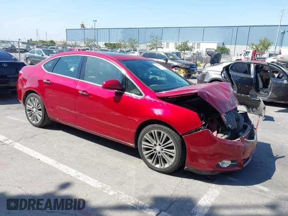 ✅ 2013 Buick Verano Group • VIN: 1G4PS5SK0D4128446 • Lot: 42629670. Wystawiony na IAAI z przebiegiem 62 413 mil. Bezpłatny archiwum sprzedaży aukcyjnych z USA i szczegółowy raport historii pojazdu na DreamBid. Zdjęcie 1.
