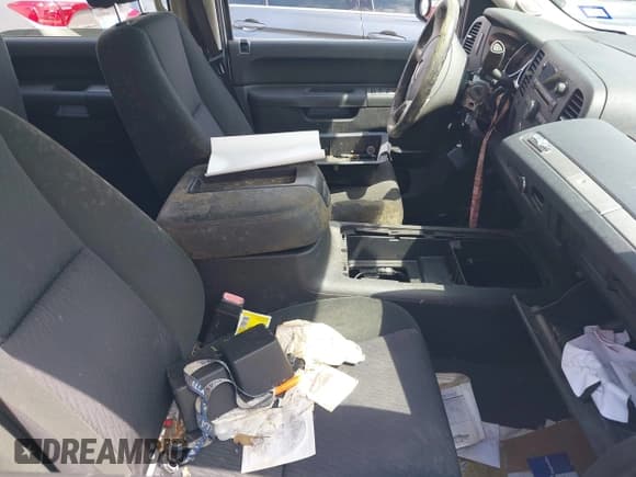 ✅ 2012 Chevrolet Silverado 1500 LT • VIN: 3GCPCSE21CG284962 • Lot: 42740527. Wystawiony na IAAI z przebiegiem Nie podano. Bezpłatny archiwum sprzedaży aukcyjnych z USA i szczegółowy raport historii pojazdu na DreamBid. Zdjęcie 5.