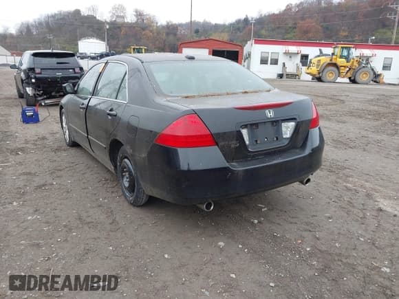 ✅ 2007 Honda Accord EX-L • VIN: 1HGCM66517A083015 • Лот: 43717442. Опубликован ранее на IAAI с пробегом 214 376 миль. Бесплатный доступ к архиву аукционных продаж из США и подробный отчёт об истории автомобиля на DreamBid. Изображение 3.