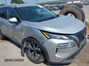 ✅ 2022 Nissan Rogue SV • VIN: 5N1BT3BB7NC674034 • Lot: 42930829. Wystawiony na IAAI z przebiegiem 50 574 mil. Bezpłatny archiwum sprzedaży aukcyjnych z USA i szczegółowy raport historii pojazdu na DreamBid. Zdjęcie 6.