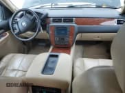 ✅ 2008 Chevrolet Suburban LTZ • VIN: 3GNFC16058G207836 • Lot: 71247964. Wystawiony na Copart z przebiegiem 293 553 mil. Bezpłatny archiwum sprzedaży aukcyjnych z USA i szczegółowy raport historii pojazdu na DreamBid. Zdjęcie 8.