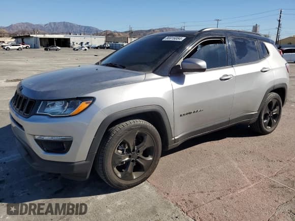 ✅ 2019 Jeep Compass Latitude • VIN: 3C4NJCBB5KT614941 • Лот: 86916084. Опубликован ранее на Copart с пробегом 80 884 миль. Бесплатный доступ к архиву аукционных продаж из США и подробный отчёт об истории автомобиля на DreamBid. Изображение 1.