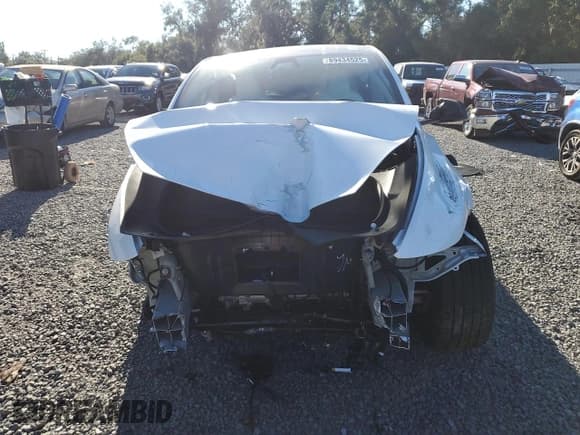 ✅ 2026 Tesla Model Y Long Range Launch Series • VIN: 7SAYGDEE9TA396218 • Лот: 89434525. Опубликован ранее на Copart с пробегом 12 947 миль. Бесплатный доступ к архиву аукционных продаж из США и подробный отчёт об истории автомобиля на DreamBid. Изображение 5.