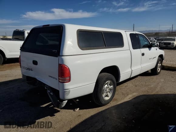 ✅ 2001 Dodge Dakota • VIN: 1B7GL22X41S130350 • Lot: 85788344. Wystawiony na Copart z przebiegiem 235 825 mil. Bezpłatny archiwum sprzedaży aukcyjnych z USA i szczegółowy raport historii pojazdu na DreamBid. Zdjęcie 3.
