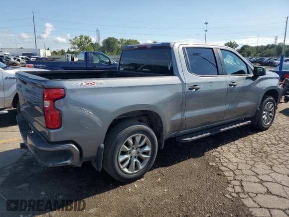 ✅ 2020 Chevrolet Silverado 1500 Custom • VIN: 3GCPYBEK1LG145402 • Lot: 69153814. Wystawiony na Copart z przebiegiem 89 925 mil. Bezpłatny archiwum sprzedaży aukcyjnych z USA i szczegółowy raport historii pojazdu na DreamBid. Zdjęcie 3.