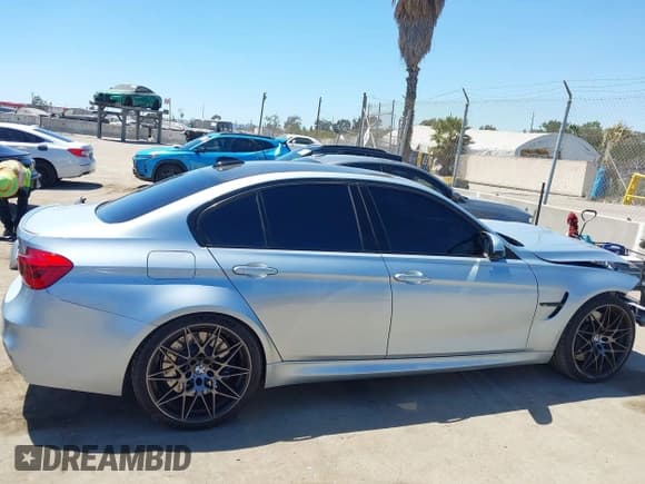✅ 2018 BMW M3 • VIN: WBS8M9C58J5J78142 • Lot: 42239126. Listed on IAAI with 58,498 mi. Free auction sales archive from the USA and detailed vehicle history report at DreamBid. Image 14.