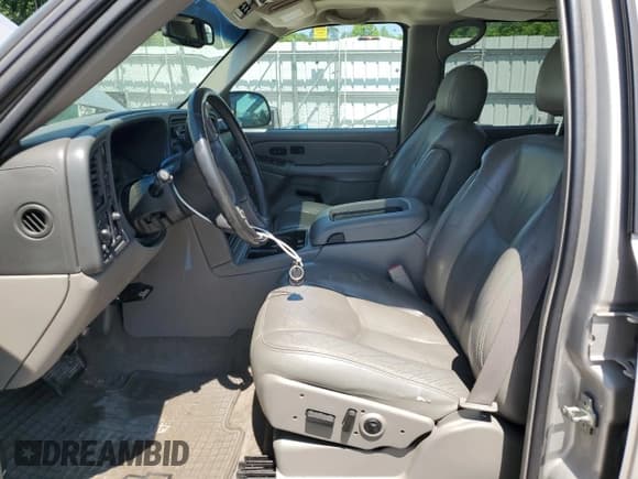 ✅ 2005 Chevrolet Suburban LT • VIN: 1GNFK16Z85J134036 • Lot: 59268575. Listed on Copart with 246,835 mi. Free auction sales archive from the USA and detailed vehicle history report at DreamBid. Image 7.