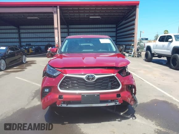 ✅ 2023 Toyota Highlander L • VIN: 5TDKDRAHXPS509316 • Lot: 42674115. Wystawiony na IAAI z przebiegiem 6 121 mil. Bezpłatny archiwum sprzedaży aukcyjnych z USA i szczegółowy raport historii pojazdu na DreamBid. Zdjęcie 13.