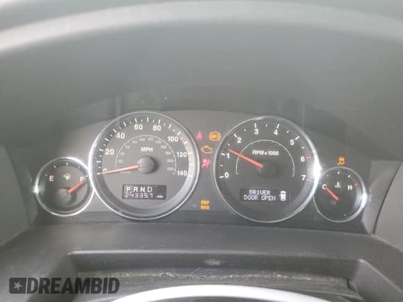 ✅ 2008 Jeep Commander Sport • VIN: 1J8HG48KX8C149885 • Lot: 55042915. Listed on Copart with 243,357 mi. Free auction sales archive from the USA and detailed vehicle history report at DreamBid. Image 9.