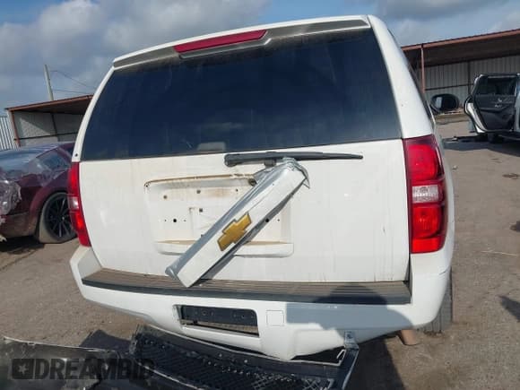 ✅ 2013 Chevrolet Tahoe Commercial • VIN: 1GNLC2E06DR273218 • Lot: 42459013. Wystawiony na IAAI z przebiegiem 181 495 mil. Bezpłatny archiwum sprzedaży aukcyjnych z USA i szczegółowy raport historii pojazdu na DreamBid. Zdjęcie 17.