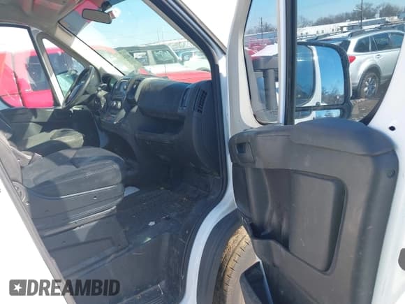 ✅ 2016 Ram ProMaster Cargo • VIN: 3C6TRVAG5GE136922 • Lot: 41334274. Wystawiony na IAAI z przebiegiem 144 826 mil. Bezpłatny archiwum sprzedaży aukcyjnych z USA i szczegółowy raport historii pojazdu na DreamBid. Zdjęcie 5.