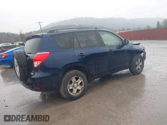 ✅ 2006 Toyota RAV4 • VIN: JTMBD33V565024022 • Lot: 43765158. Wystawiony na IAAI z przebiegiem 259 181 mil. Bezpłatny archiwum sprzedaży aukcyjnych z USA i szczegółowy raport historii pojazdu na DreamBid. Zdjęcie 4.