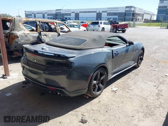 2017 Chevrolet Camaro 2SS z VIN 1G1FH3D76H0122250, wystawiony jako IAAI lot #43434570 z przebiegiem 70 150 mil mil oraz . Historia ofert i sprzedaży dostępna na DreamBid. Obrazek 4.