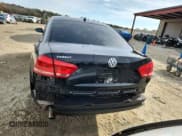 ✅ 2012 Volkswagen Passat S • VIN: 1VWAP7A36CC072709 • Лот: 93376365. Опубликован ранее на Copart с пробегом 186 595 миль. Бесплатный доступ к архиву аукционных продаж из США и подробный отчёт об истории автомобиля на DreamBid. Изображение 6.