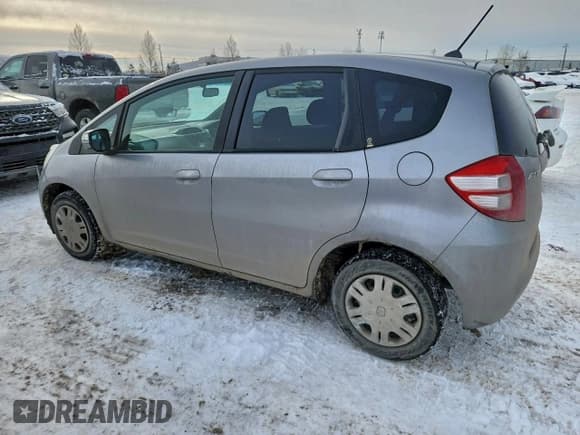 ✅ 2009 Honda Fit • VIN: GE61190419 • Lot: 93629905. Listed on Copart with 118,046 mi. Free auction sales archive from the USA and detailed vehicle history report at DreamBid. Image 2.