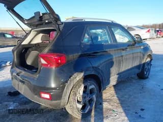 ✅ 2024 Hyundai Venue SEL • VIN: KMHRC8A38RU312638 • Lot: 41262239. Wystawiony na IAAI z przebiegiem 6 848 mil. Bezpłatny archiwum sprzedaży aukcyjnych z USA i szczegółowy raport historii pojazdu na DreamBid. Zdjęcie 4.