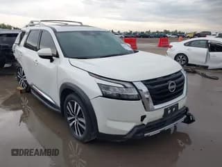 ✅ 2023 Nissan Pathfinder Platinum • VIN: 5N1DR3DK3PC204722 • Лот: 42470415. Опубликован ранее на IAAI с пробегом 22 304 миль. Бесплатный доступ к архиву аукционных продаж из США и подробный отчёт об истории автомобиля на DreamBid. Изображение 1.