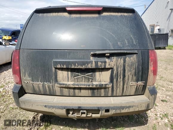 ✅ 2011 GMC Yukon XL SLT • VIN: 1GKS2KE3XBR123857 • Lot: 61729995. Wystawiony na Copart z przebiegiem Nie podano. Bezpłatny archiwum sprzedaży aukcyjnych z USA i szczegółowy raport historii pojazdu na DreamBid. Zdjęcie 6.