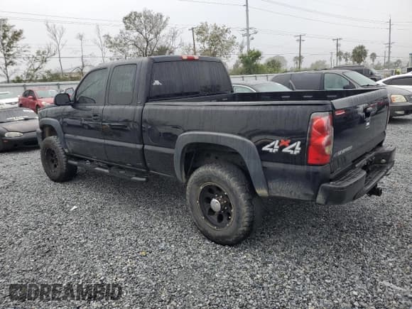 ✅ 2006 Chevrolet Silverado 2500HD Work Truck • VIN: 1GCHK29U96E258771 • Lot: 86818764. Wystawiony na Copart z przebiegiem Nie podano. Bezpłatny archiwum sprzedaży aukcyjnych z USA i szczegółowy raport historii pojazdu na DreamBid. Zdjęcie 2.