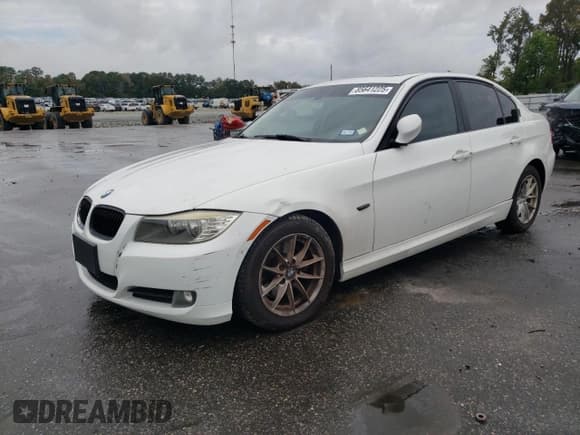 ✅ 2010 BMW 3 Series 328i • VIN: WBAPH7G50ANM52890 • Lot: 85641225. Wystawiony na Copart z przebiegiem 177 362 mil. Bezpłatny archiwum sprzedaży aukcyjnych z USA i szczegółowy raport historii pojazdu na DreamBid. Zdjęcie 1.