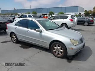 ✅ 2003 Mercedes-Benz C 320 • VIN: WDBRF64J73F357672 • Лот: 42470990. Опубликован ранее на IAAI с пробегом 181 854 миль. Бесплатный доступ к архиву аукционных продаж из США и подробный отчёт об истории автомобиля на DreamBid. Изображение 1.