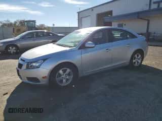 2012 Chevrolet Cruze 1LT z VIN 1G1PF5SC6C7200449, wystawiony jako Copart lot #82582335 z przebiegiem 90 070 mil mil oraz Nie do naprawy • Non repairable. Historia ofert i sprzedaży dostępna na DreamBid. Obrazek 1.