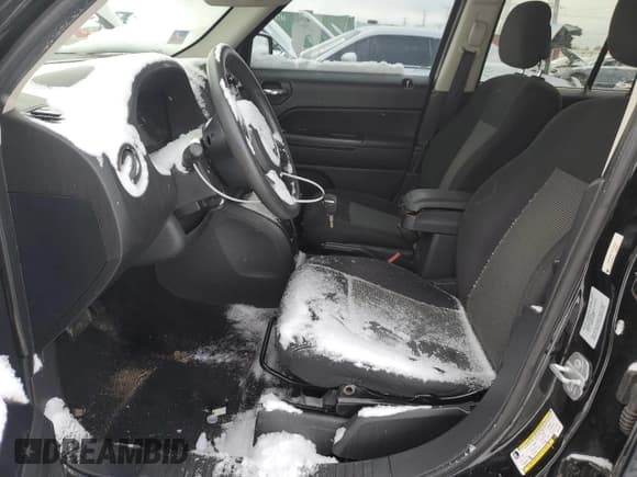 ✅ 2015 Jeep Patriot Sport • VIN: 1C4NJPBB1FD118733 • Лот: 91930675. Опубликован ранее на Copart с пробегом 68 358 миль. Бесплатный доступ к архиву аукционных продаж из США и подробный отчёт об истории автомобиля на DreamBid. Изображение 7.