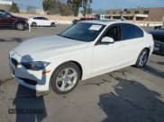 ✅ 2013 BMW 3 Series 328i xDrive • VIN: WBA3B5G54DNP40324 • Lot: 41702014. Wystawiony na IAAI z przebiegiem 126 932 mil. Bezpłatny archiwum sprzedaży aukcyjnych z USA i szczegółowy raport historii pojazdu na DreamBid. Zdjęcie 17.