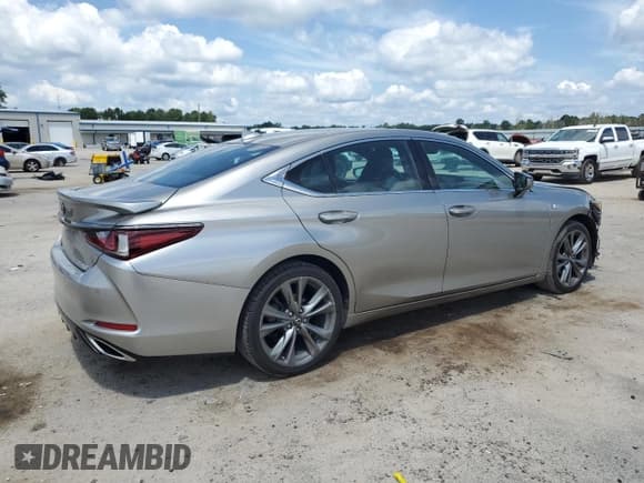 ✅ 2019 Lexus ES 350 • VIN: 58ABZ1B19KU019267 • Lot: 69631925. Listed on Copart with 82,445 mi. Free auction sales archive from the USA and detailed vehicle history report at DreamBid. Image 3.